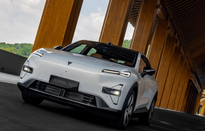 קבוצת מכשירי תנועה משיקה בישראל את DEEPAL S05, ה-SUV החשמלי החדש של CHANGAN, עם טווח נסיעה ארוך ובמחיר אטרקטיבי