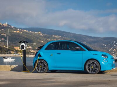 Abarth 500 פרופיל צד בטעינה