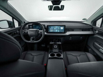 Aiways U5 סביבת נהג