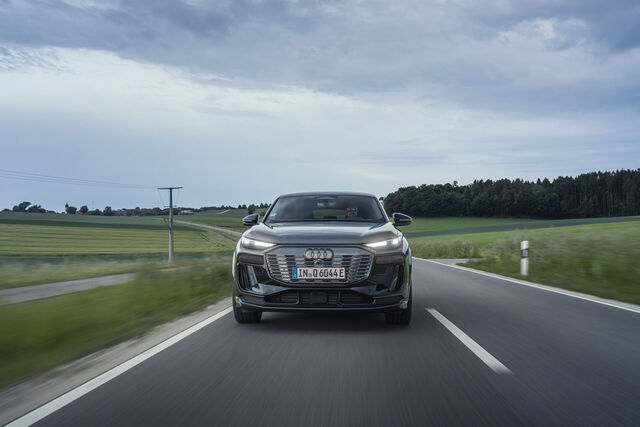 אאודי Q6 Sportback e-tron 50 (2024)