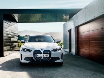 BMW i4 חשמלית - חזית הרכב
