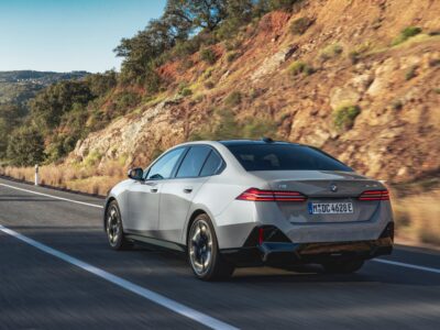 BMW i5 - זווית אחורית