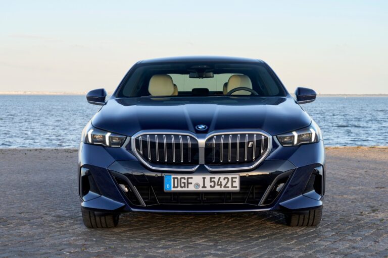 BMW i5 - חזית הרכב