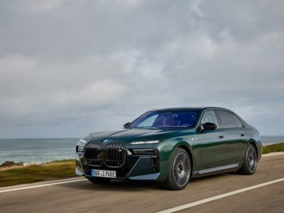 BMW i7 ירוק בקבוק