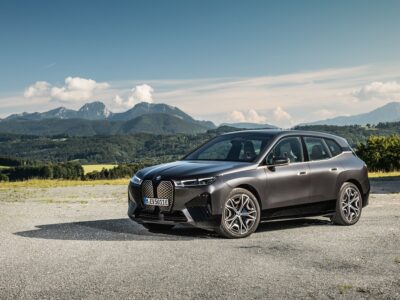 BMW iX חשמלית D-SUV