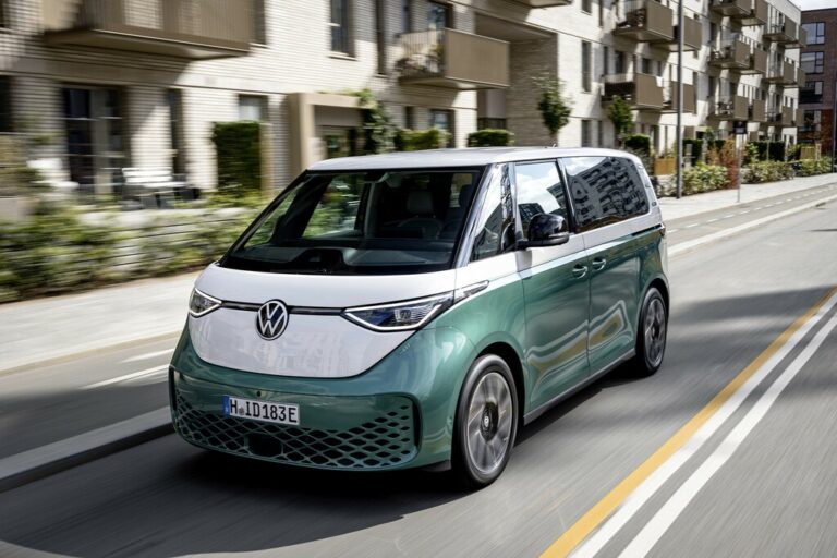 Volkswagen ID. Buzz בנסיעה