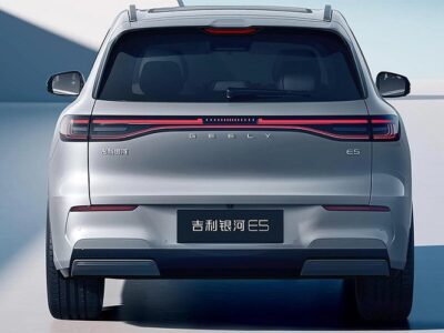 Geely EX5 זווית אחורית