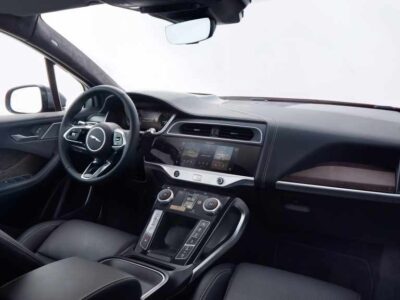 Jaguar i-Pace סביבת נהג