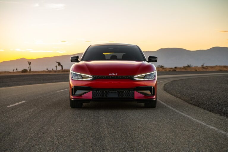 Kia EV6 אדום חזית הרכב