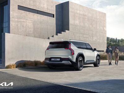 Kia EV9 זווית צד אחורי