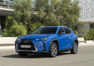 Lexus UX צבע כחול