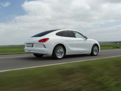 ORA 07 צבע לבן בנסיעה