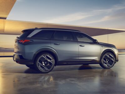 פיג'ו Peugeot 5008 - פרופיל צד ימין