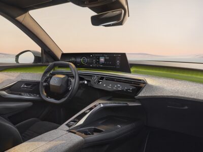 פיג'ו Peugeot 5008 - סביבת נהג