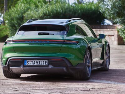 Porsche פורשה – טייקן צבע ירוק