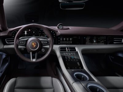 Porsche Taycan - פורשה טייקן סביבת נהג