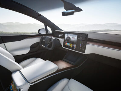 טסלה | Tesla מודל X - סביבת נהג