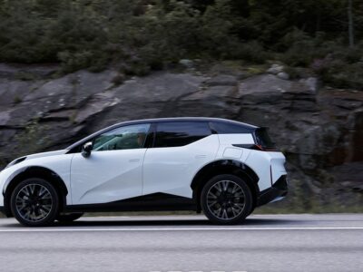 ZEEKR X צבע לבן