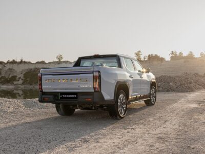 מקסוס MAXUS eTERRON 9 זווית אחורית