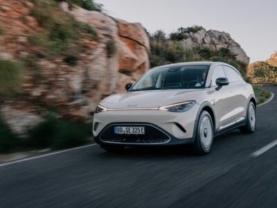 Smart 3 בנסיעה - חזית הרכב