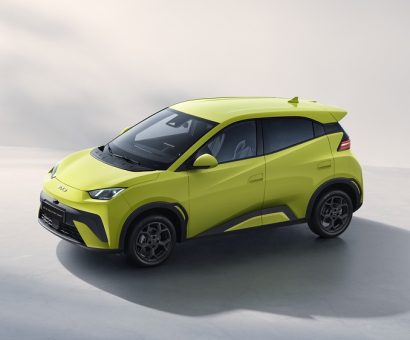 13、Dolphin SURF_LHD_Green_External_Right Front_download_JPG_RGB