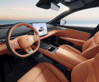 Deepal S05_Orange Interior_front seat-light on