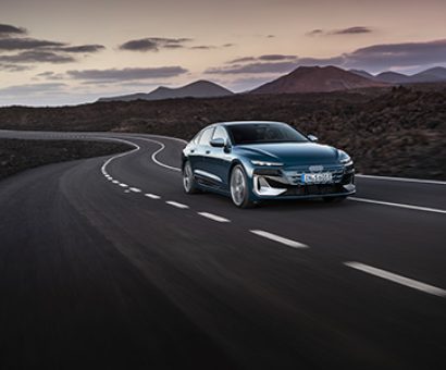 Dynamic photo,
Colour: Malpelo blue metallic