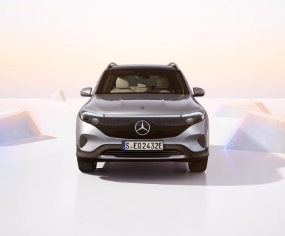 Mercedes-Benz EQB. Exterieur: hightech silber, Interieur: ARTICO macchiato beige/schwarz 

Mercedes-Benz EQB. Exterior: high-tech silver, Interior: ARTICO macchiato beige/black