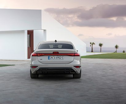 Static photo,
Colour: Siam beige metallic